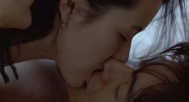 Son Ye-jin sexy - April Snow (2005)