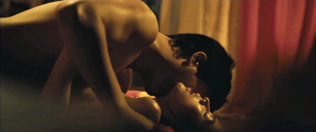 Son Ye-jin nude - My Wife Got Married (2008)