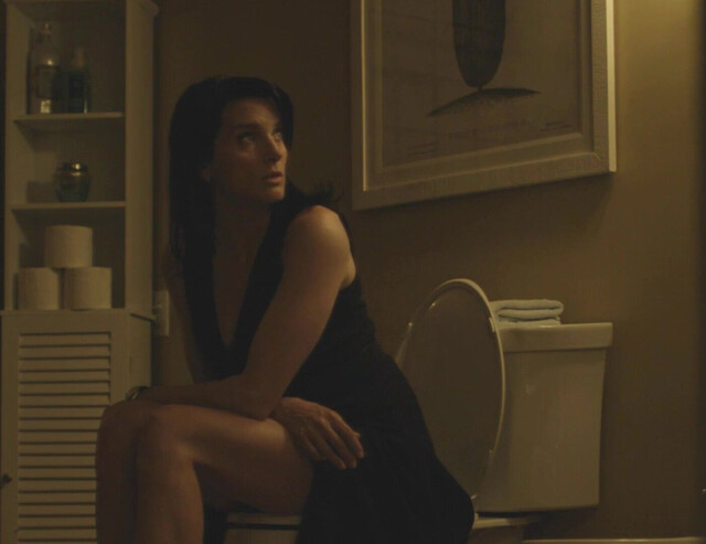 Michele Hicks sexy - Mr. Robot s01e05 (2015)
