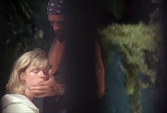 Linda Hoffman nude - The Dentist (1996)