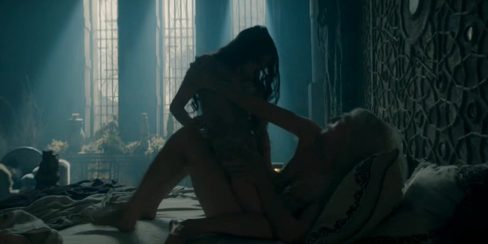 Olivia Cooke sexy - House of the Dragon s03e07 (2022)