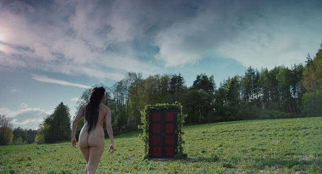 Meeri Toivonen nude - Mis? (2025)