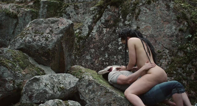 Meeri Toivonen nude - Mis? (2025)