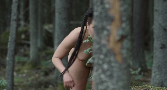 Meeri Toivonen nude - Mis? (2025)