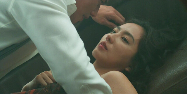 Amanda Chou sexy - Trade War s01e01,e02 (2024)