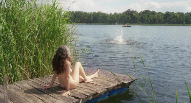 Alicja Rost nude, Camila Dizy de los Reyes - Trust Me (2024)