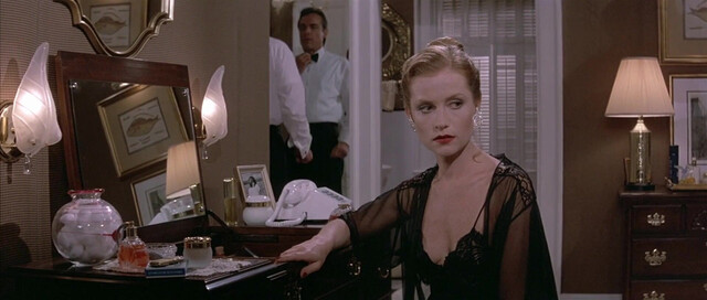 Isabelle Huppert nude - The Bedroom Window (1987)