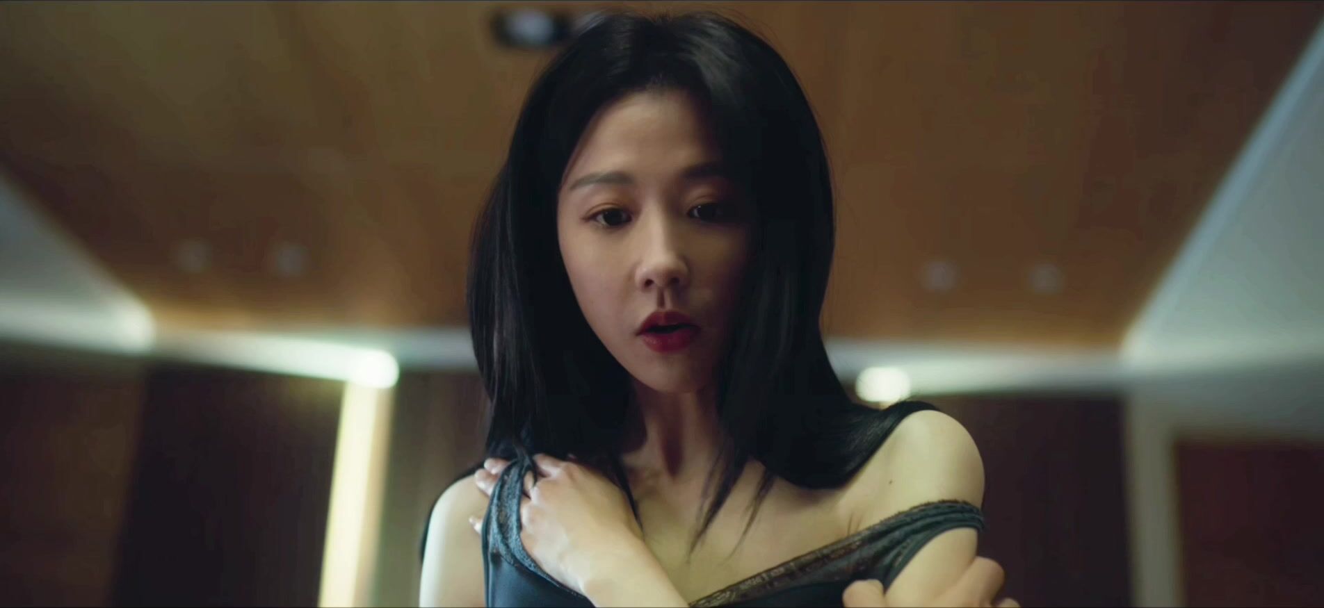 Yu-Wei Shao sexy - Adrift in Love s01e01, e03, e04 (2025)