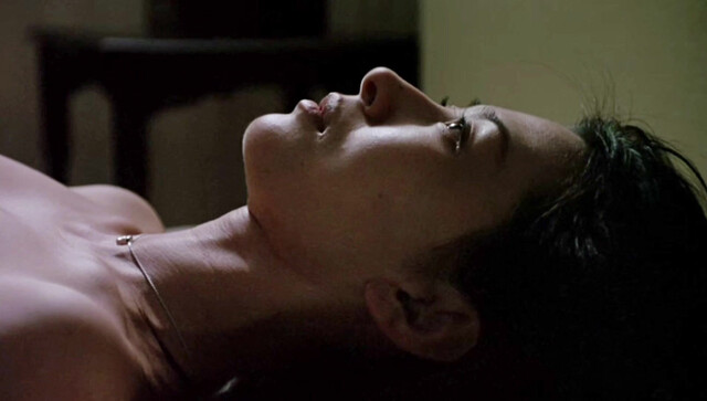 Lee Mi-sook sexy, Houng Seng-hee nude - Kiss Me Much (2001)