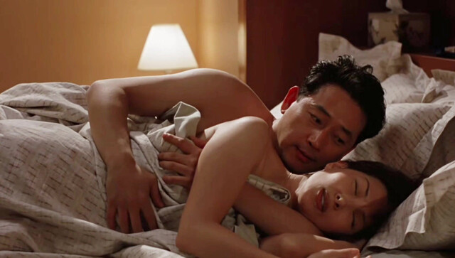 Lee Mi-sook sexy, Houng Seng-hee nude - Kiss Me Much (2001)