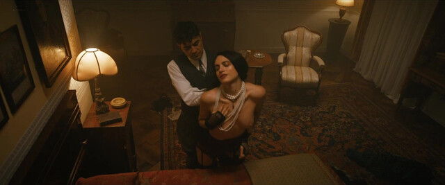 Valentina Romani nude, Irene Lay nude - Alla festa della Rivoluzione (2026)