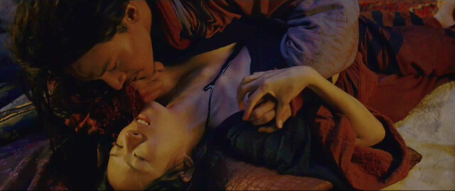 Ziyi Zhang sexy - Crouching Tiger, Hidden Dragon (2000)