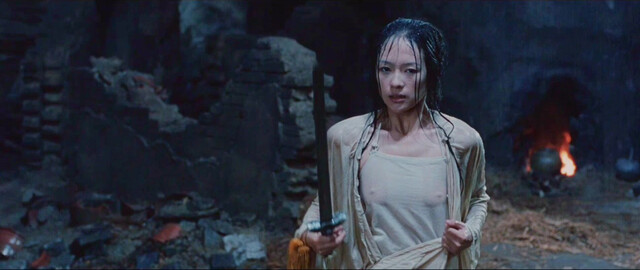 Ziyi Zhang sexy - Crouching Tiger, Hidden Dragon (2000)