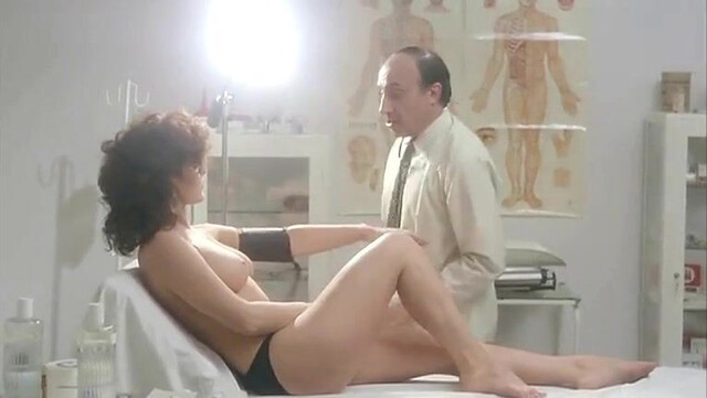 Beatriz Escudero nude - El hijo del cura (1982)