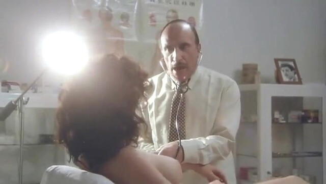 Beatriz Escudero nude - El hijo del cura (1982)