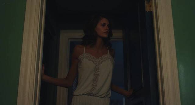 Hayes Warner sexy, Kaia Gerber sexy - The Shards s01e09 (2026)