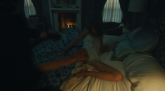 Hayes Warner sexy, Kaia Gerber sexy - The Shards s01e09 (2026)