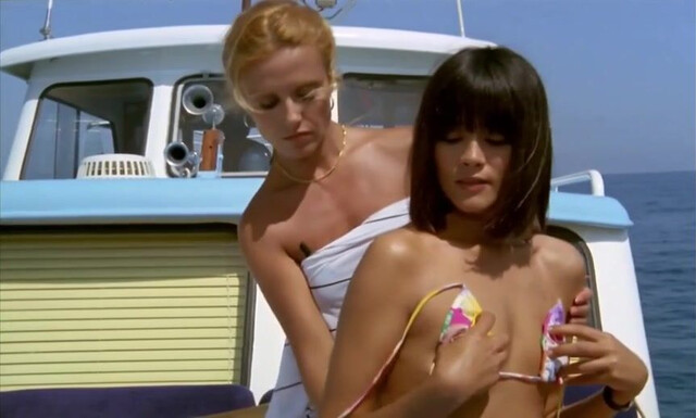Silvia Tortosa sexy, Montserrat Torras sexy - The Enigma of the Yacht (1983)