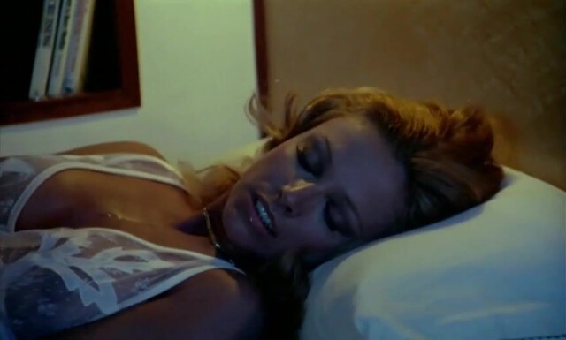 Silvia Tortosa sexy, Montserrat Torras sexy - The Enigma of the Yacht (1983)