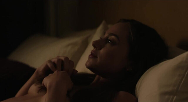 Lili Reinhart sexy - The Love Hypothesi (2026)