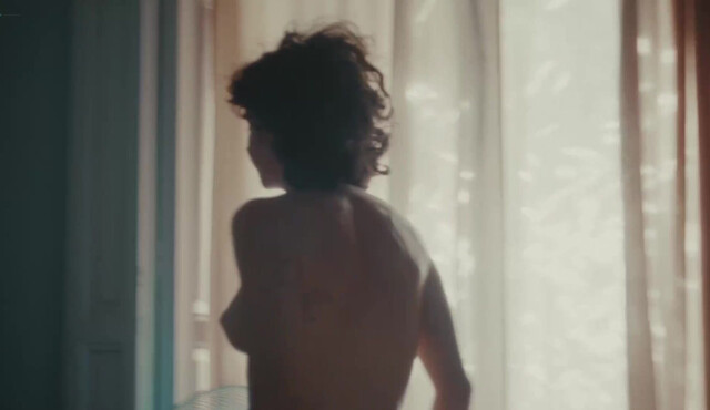 Olivia Delcan nude - El cuento de una noche de verano (A Midsummer Night's Tale) (2024)