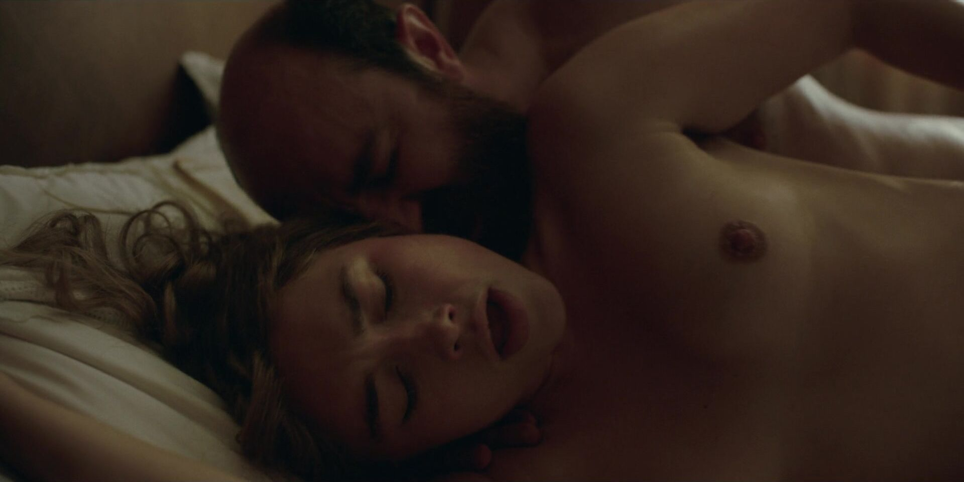 Florence Pugh nude, Kate McGill nude, Lucy Darkness nude - East of Eden s01 (2026)