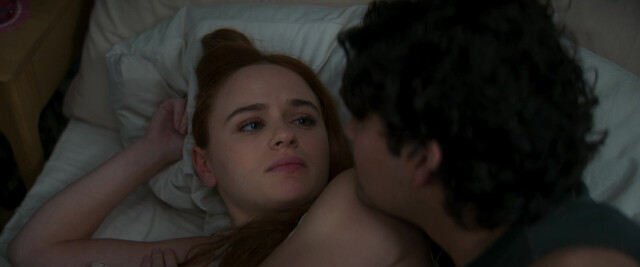 Joey King sexy, Maisie Williams sexy - Practical Magic 2 (2026)
