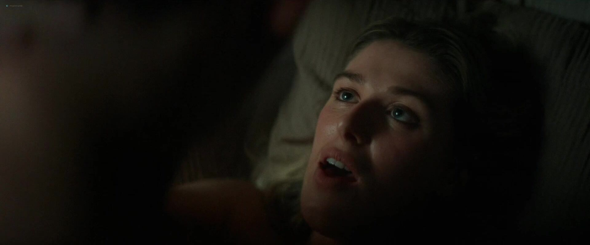 Rose Williams, Honor Swinton Byrne - WAR s01e01-02 (2026)
