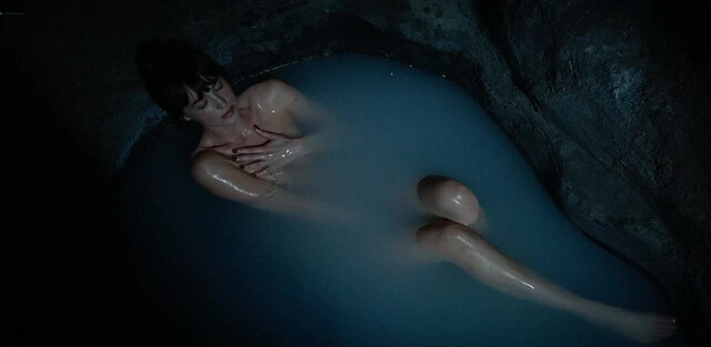 Dakota Johnson nude, Anne Hathaway nude - Verity (2026)