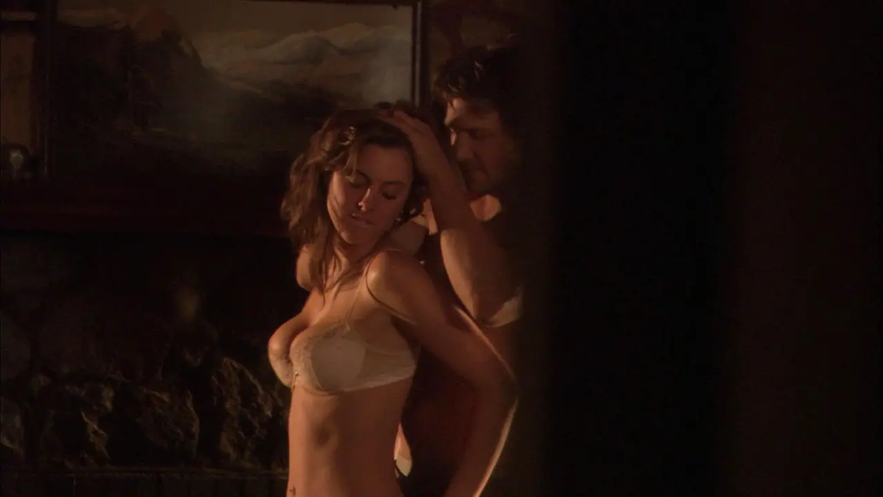 Eva Amurri nude - Animals (2008)