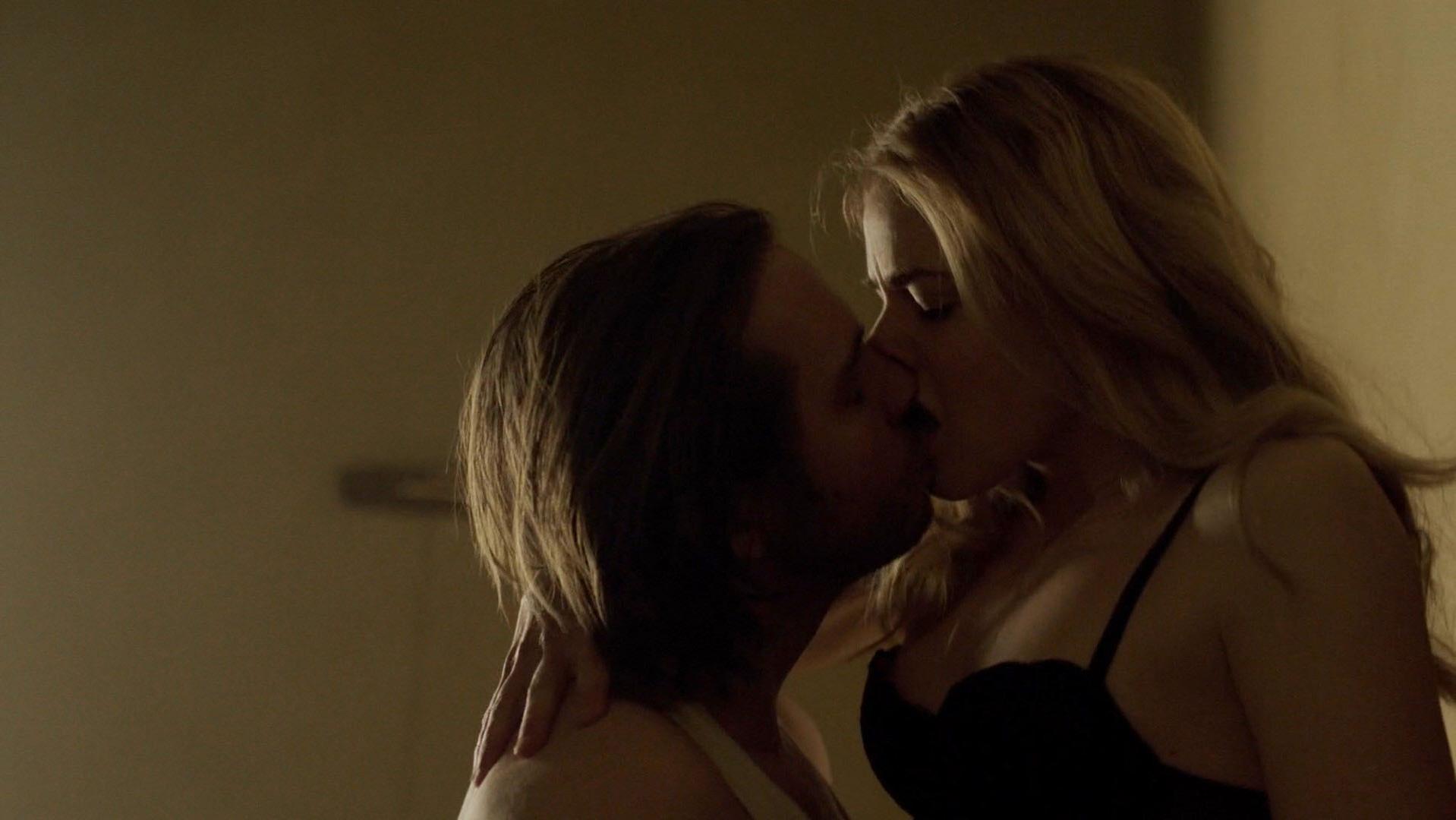 There is not so much nudity but Amanda Schull looks pretty hot in that unde...