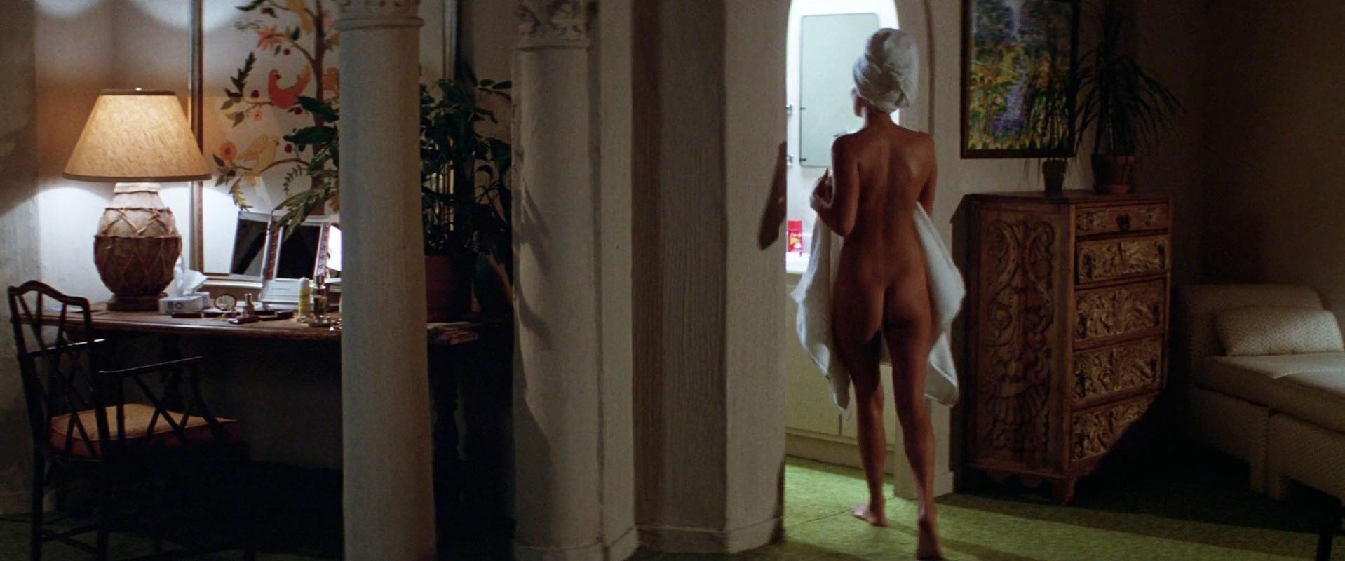 Bo Derek nude - 10 (1979) .