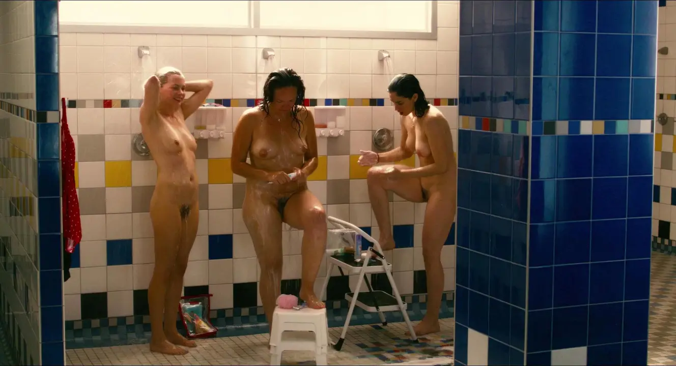 Michelle Williams nude, Sarah Silverman nude - Take This Waltz (2011)