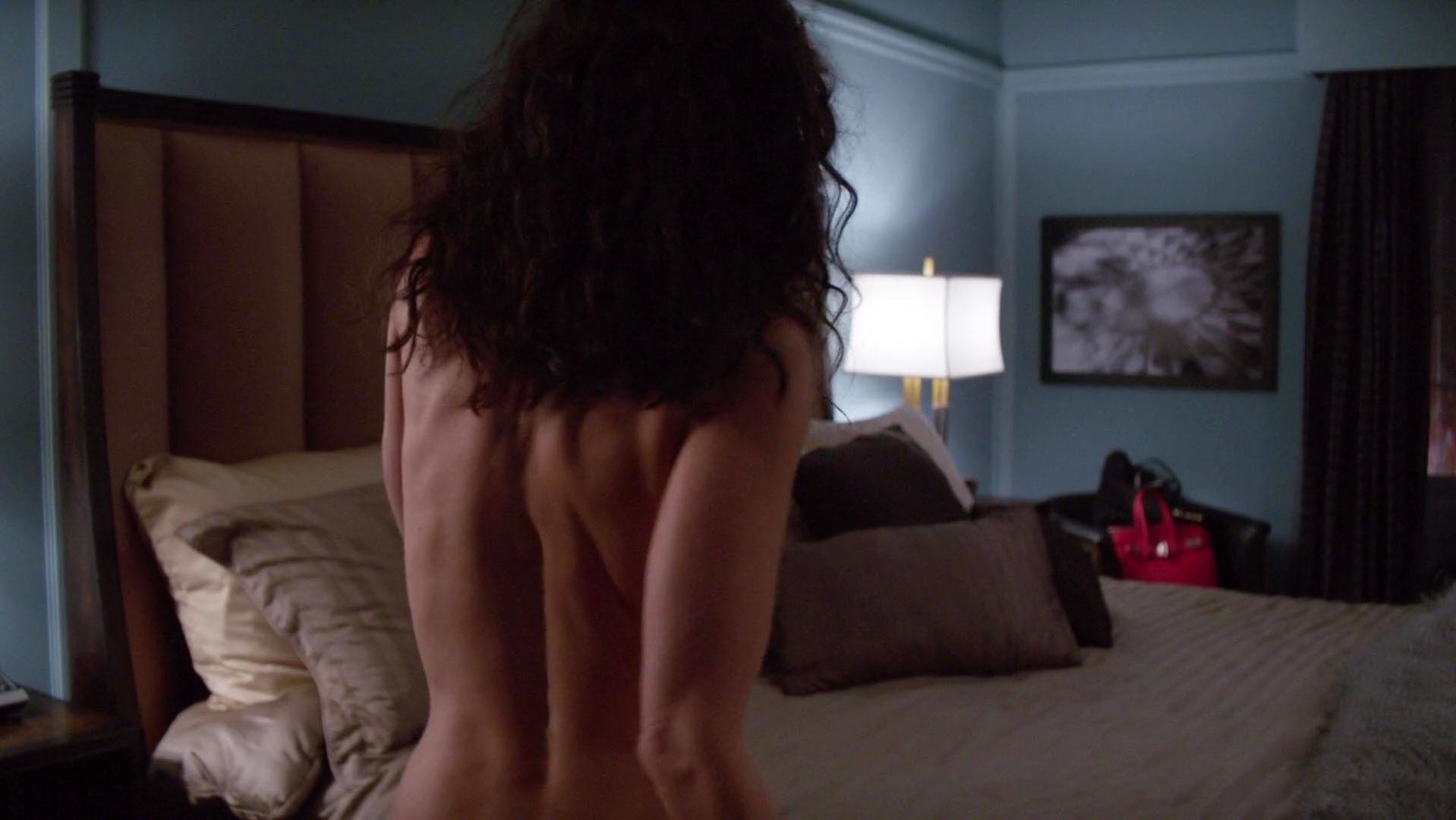 Lisa Edelstein, Girlfriends' Guide to Divorce, nude celebs, nude scene, nude on tv sh...