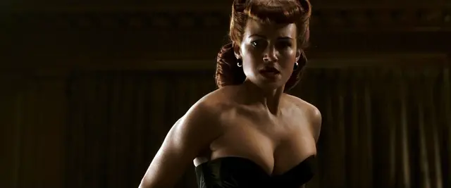 Carla Gugino sexy - Watchmen (2009)