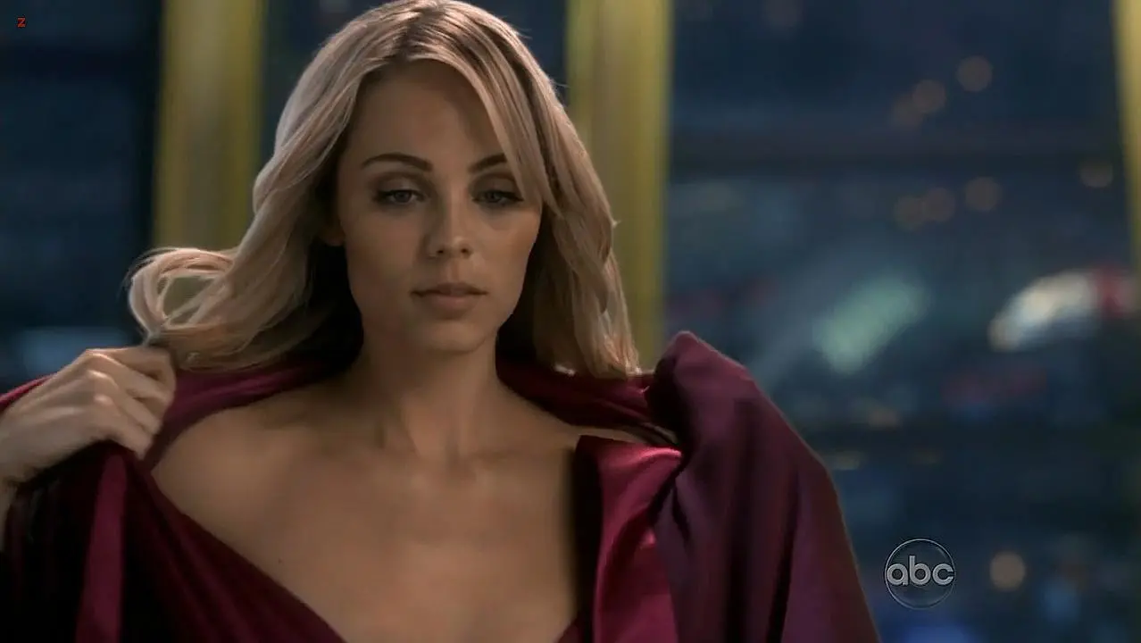 Nude video celebs » Laura Vandervoort sexy - V s02e10 (2010)