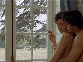 Nastassja Kinski nude - Maladie d’amour (1987)