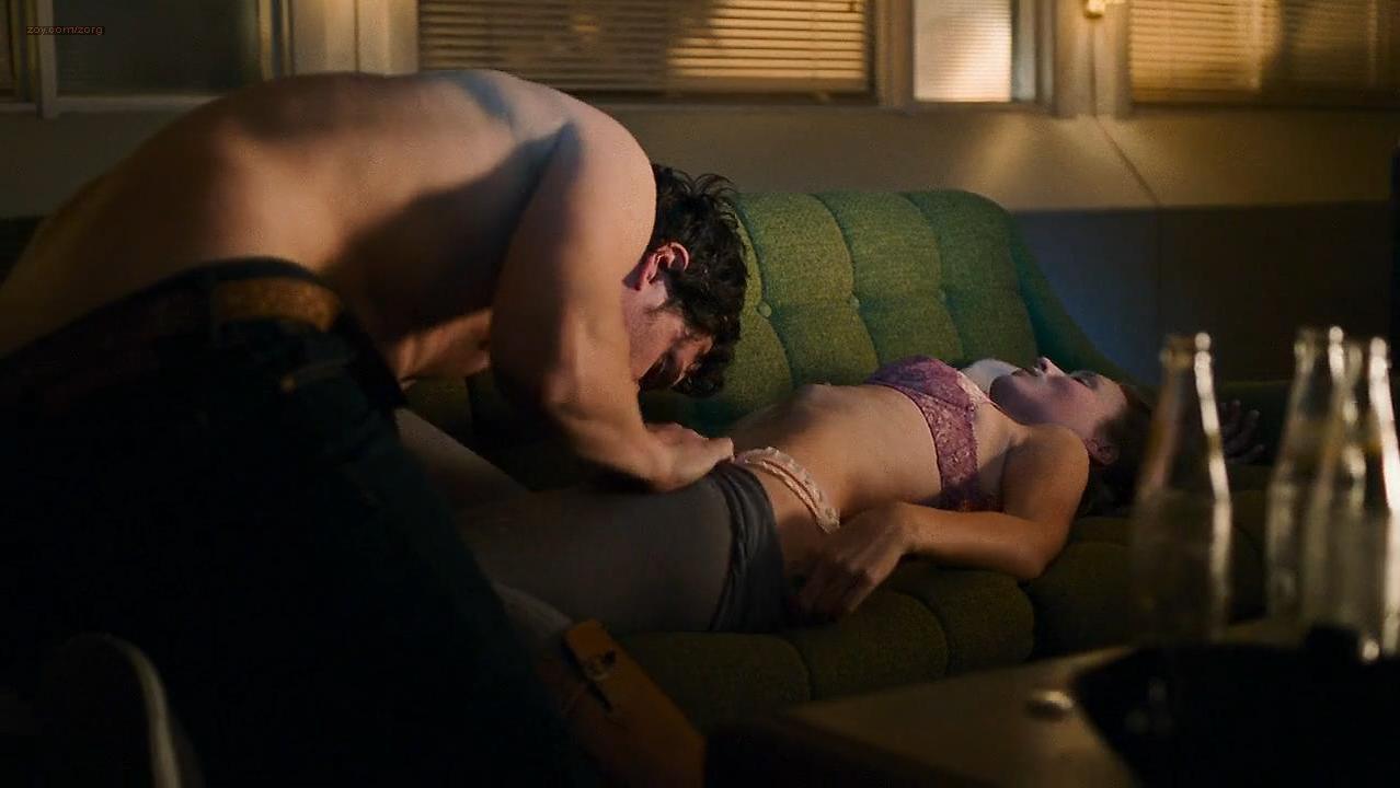 Rooney Mara nude, Catherine Zeta-Jones sexy - Side effects (2012) .