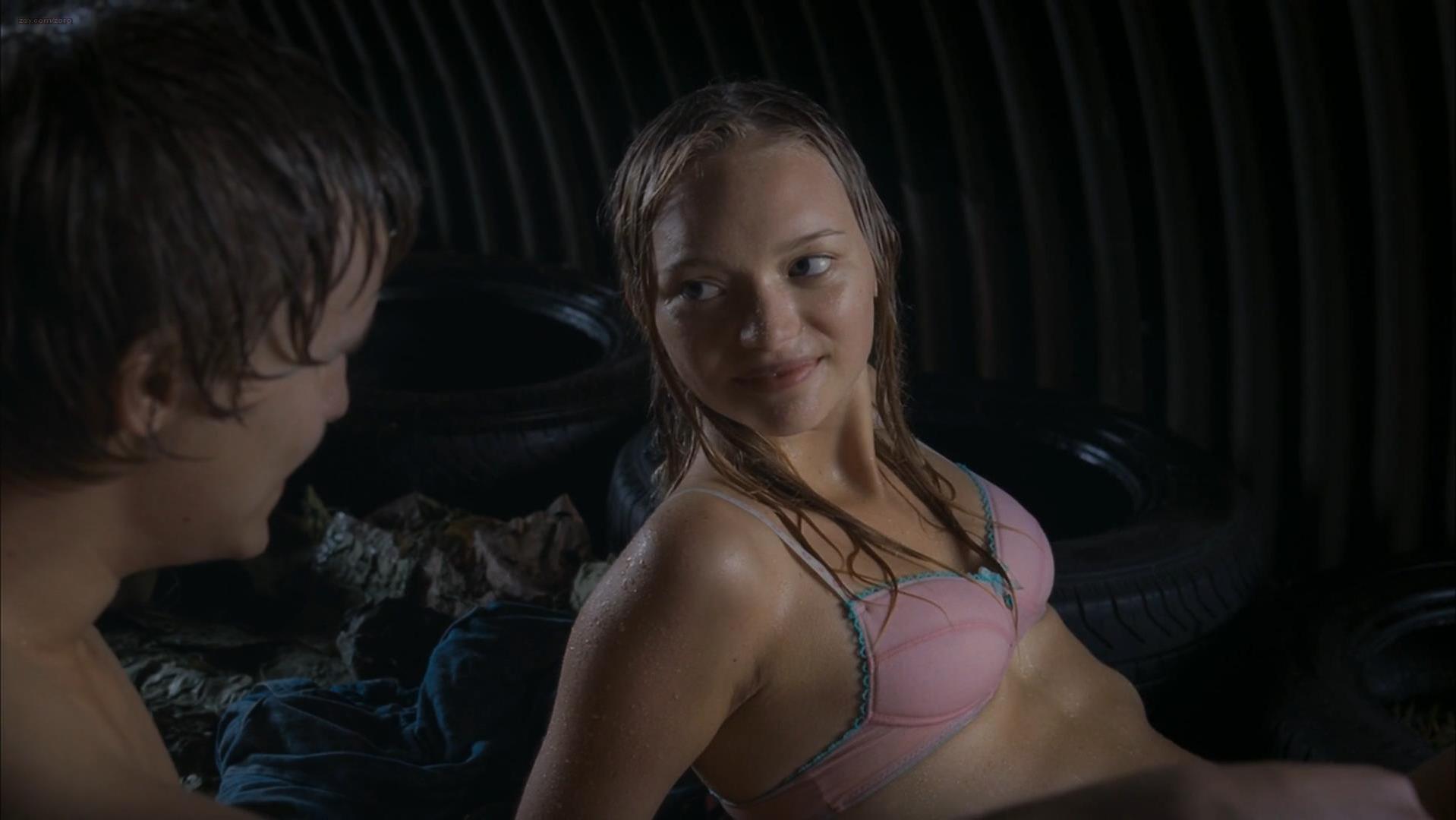 Gemma Ward sexy - The Black Balloon (2008)