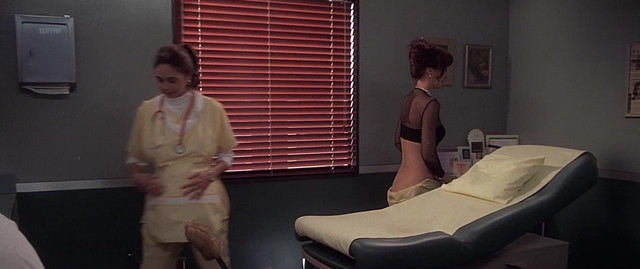 Janine Turner sexy - Dr. T and the Women (2000)