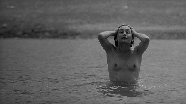 Anne Brochet nude - Dust  (2001)
