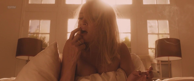 Uma Thurman nude, Maggie Q sexy - The Con Is On (2018)