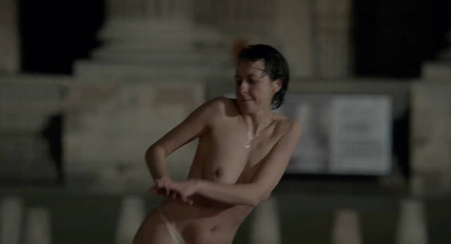 Valerie Bonneton nude, Isabelle Carre nude - Garde alternee (2017)