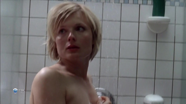 Wioletta Michalczuk nude - Juste un peu d'@mour (2009)