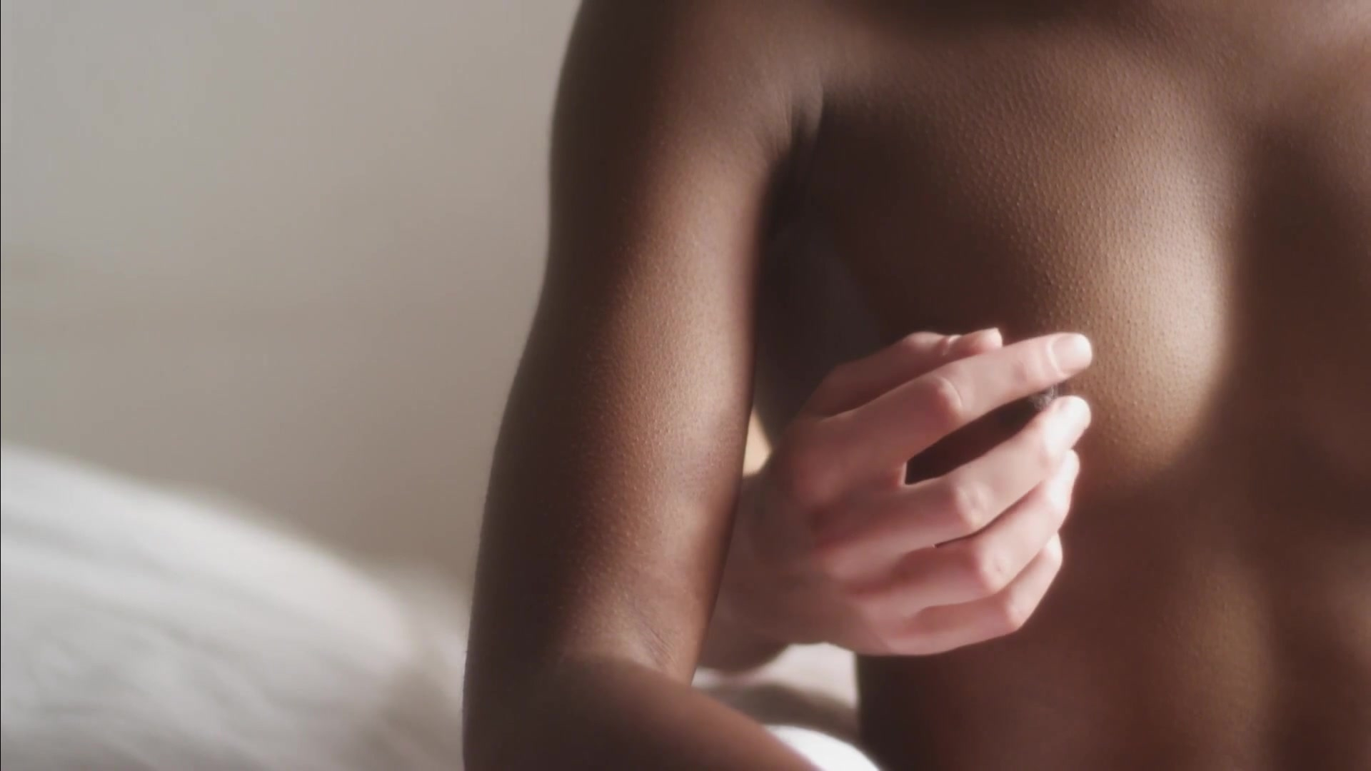 Hot sandrine bisson nude sex scene from Â˜mutants