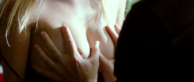 Kira Miro nude - Los abrazos rotos (2009)