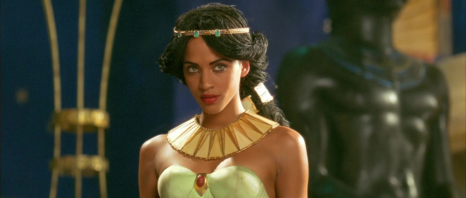 Noémie Lenoir sexy - Asterix & Obelix: Mission Cleopatra (2002)