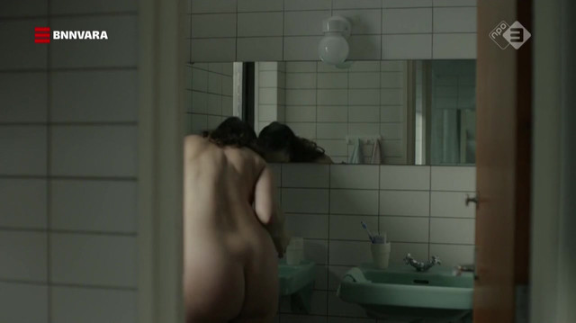 Saskia Temmink nude - Van God Los s04e02 (2017)