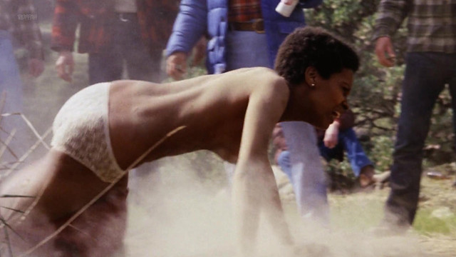 Jeannie Bell nude, Lola Falana nude - Klansman (1974)