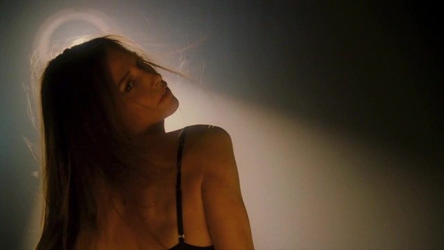 Sienna Guillory sexy - The Big Bang (2010)